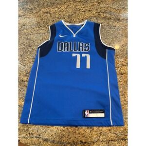 Nike NBA‎ Dallas Mavericks Luka Doncic #77 Jersey Kids Medium Blue